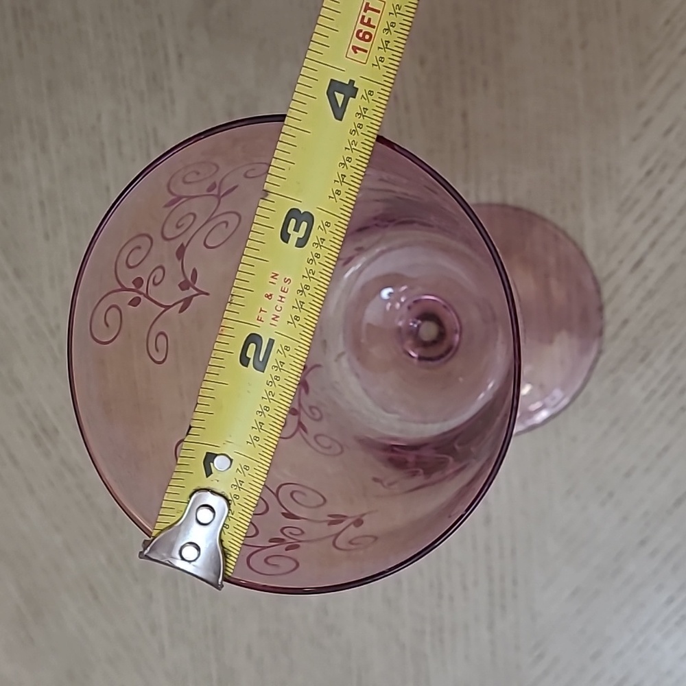 Rose colored, etched stemware - Picture 5 of 5